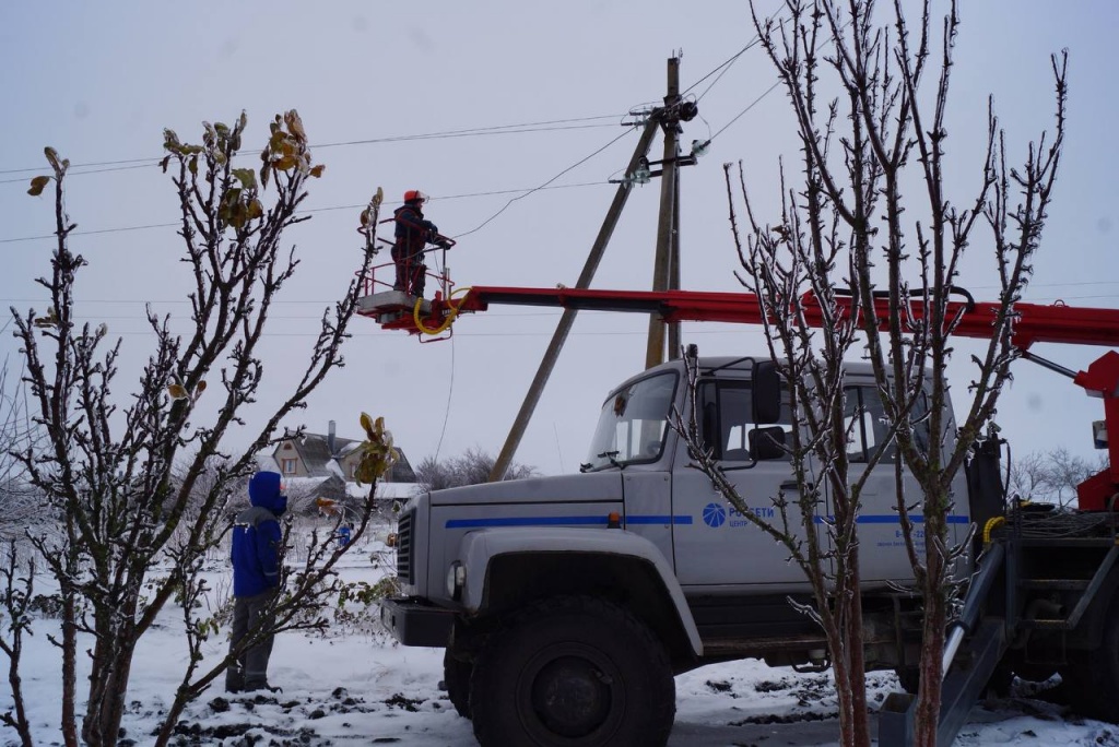 Более 37 тысяч человек остаются без электричества в Нижегородской области из-за непогоды - фото 1