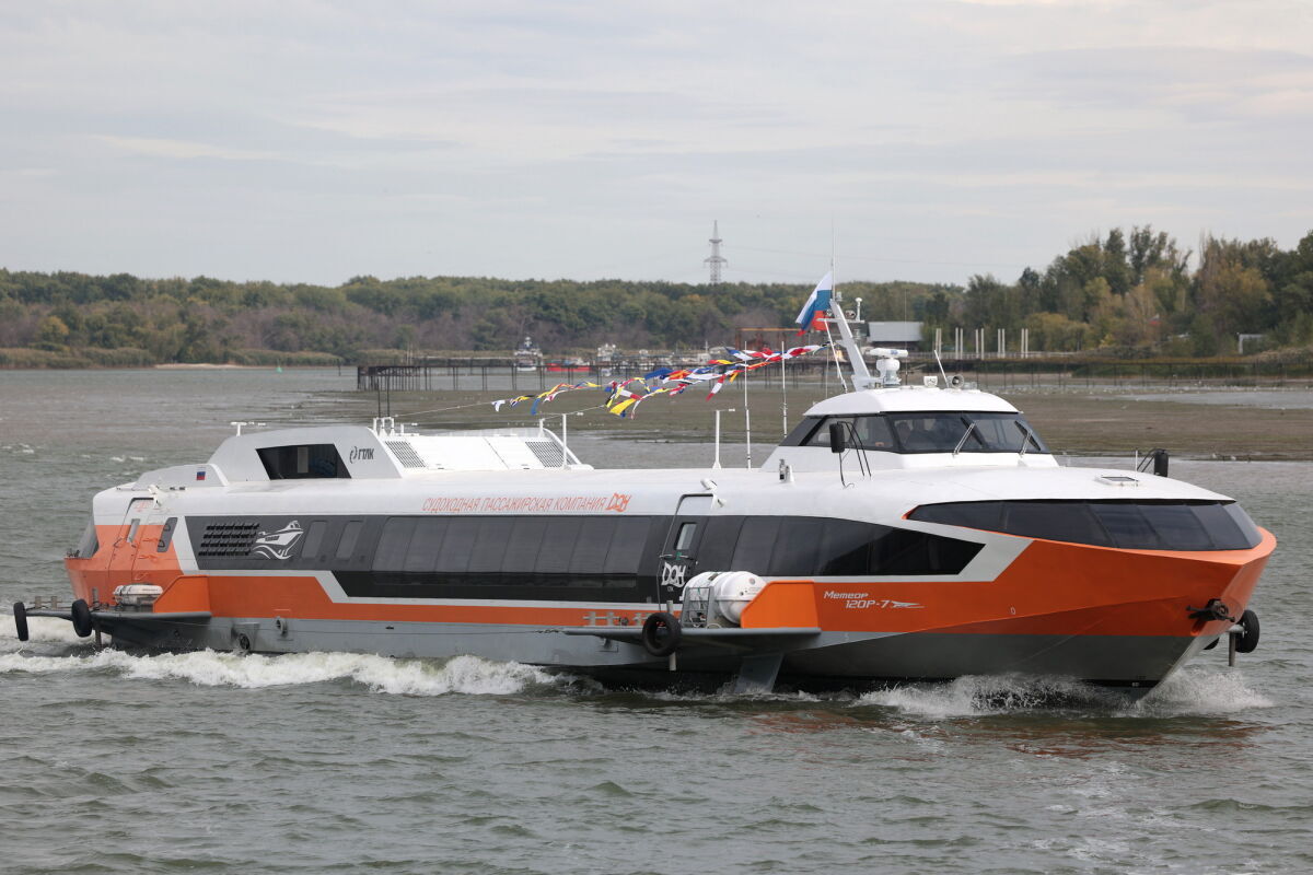 Морские рейсы «Метеора» из Ростова в Таганрог отложили из-за атак БПЛА - фото 1
