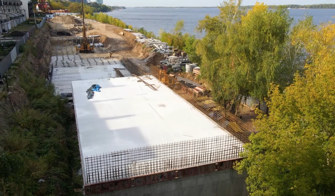 В Самаре на берегу Волги в сентябре 2021 года возвели элитные гаражи