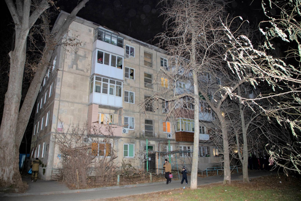 Глава района Ростова получил выговор из-за скандала с расселением аварийного дома