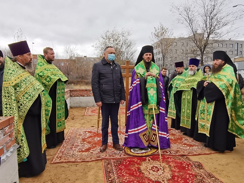 Первый камень нового храма заложили в центре Тольятти