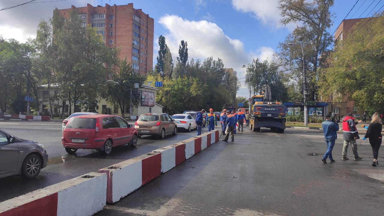 Начался демонтаж на перекрытой улице Циолковского - фото 1
