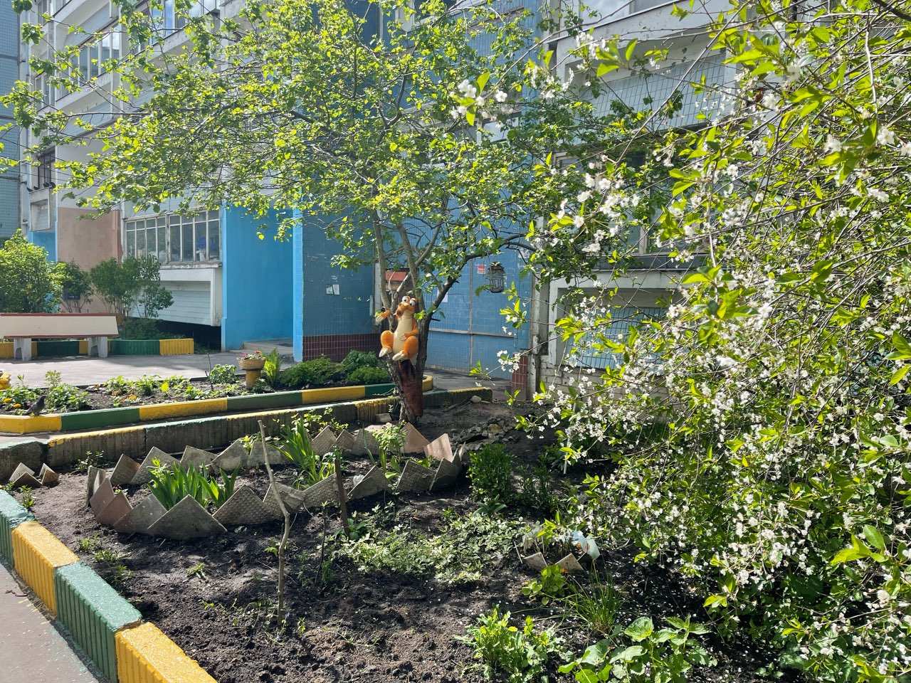 Благоустройство восьми дворов по программе ФКГС завершается в Дзержинске